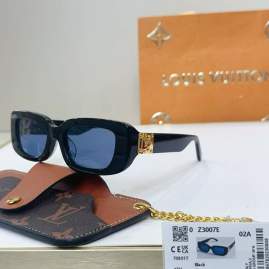 Picture of Louis Vuitton Sunglasses _SKUfw76300610fw